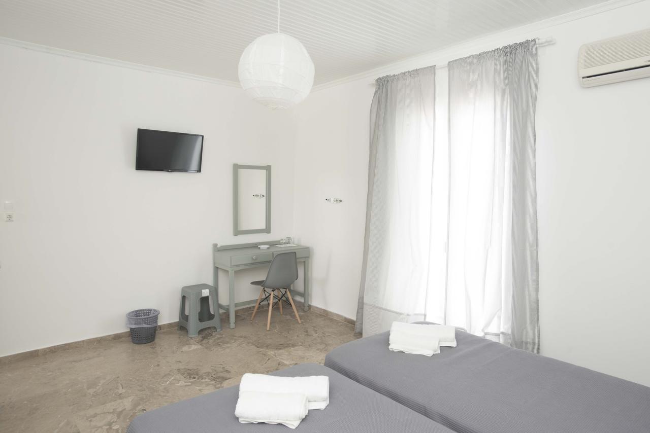 מת'וני Hotel Finikas מראה חיצוני תמונה