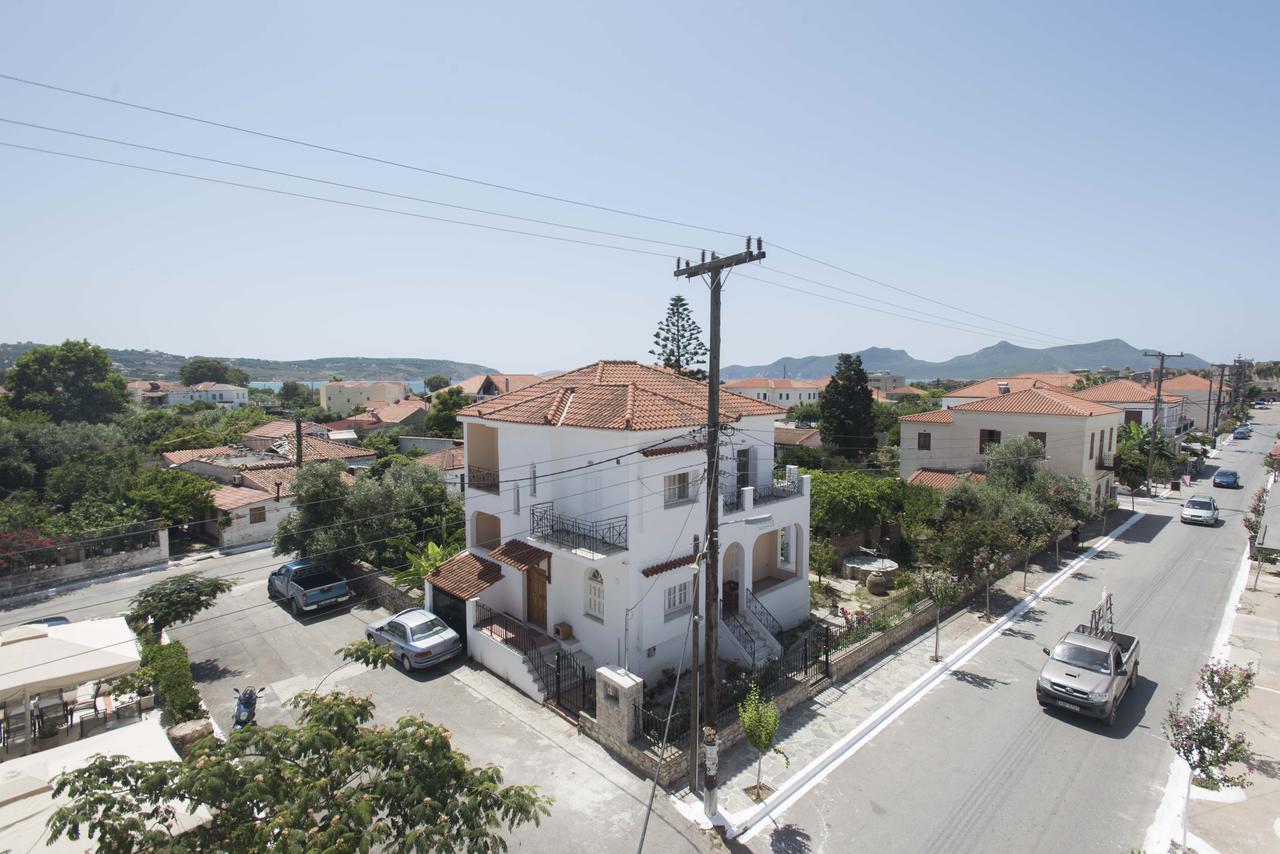 מת'וני Hotel Finikas מראה חיצוני תמונה