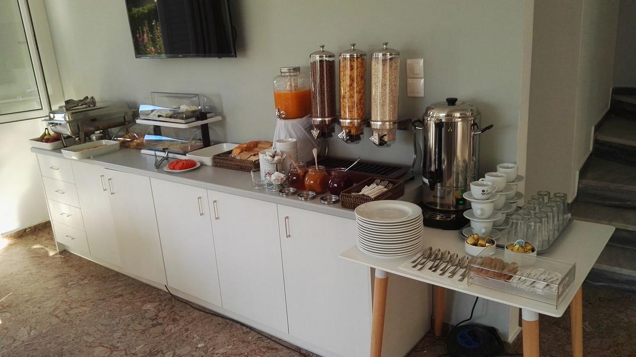 מת'וני Hotel Finikas מראה חיצוני תמונה